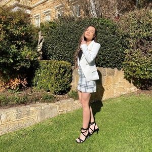 Meet your Posher, Caitlin